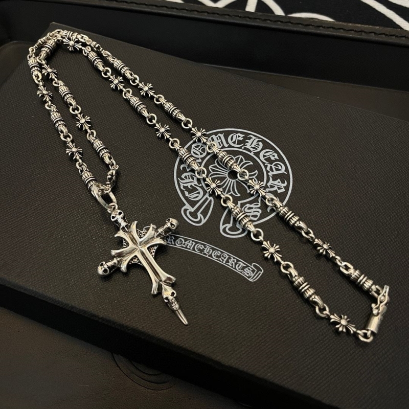 Ch*0me He**ts necklaces